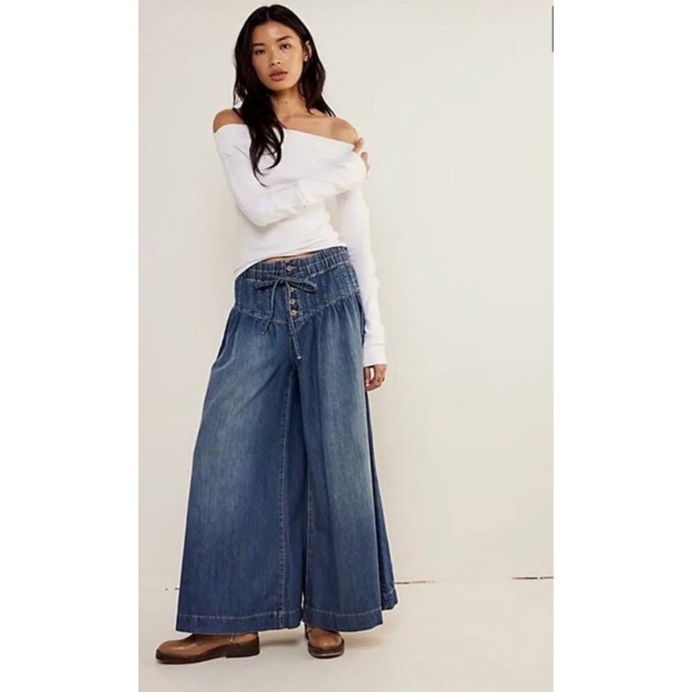 We The Free People Forget Me Knot Pull-on Jean Sz Medium Pleated Ultra Wide Leg